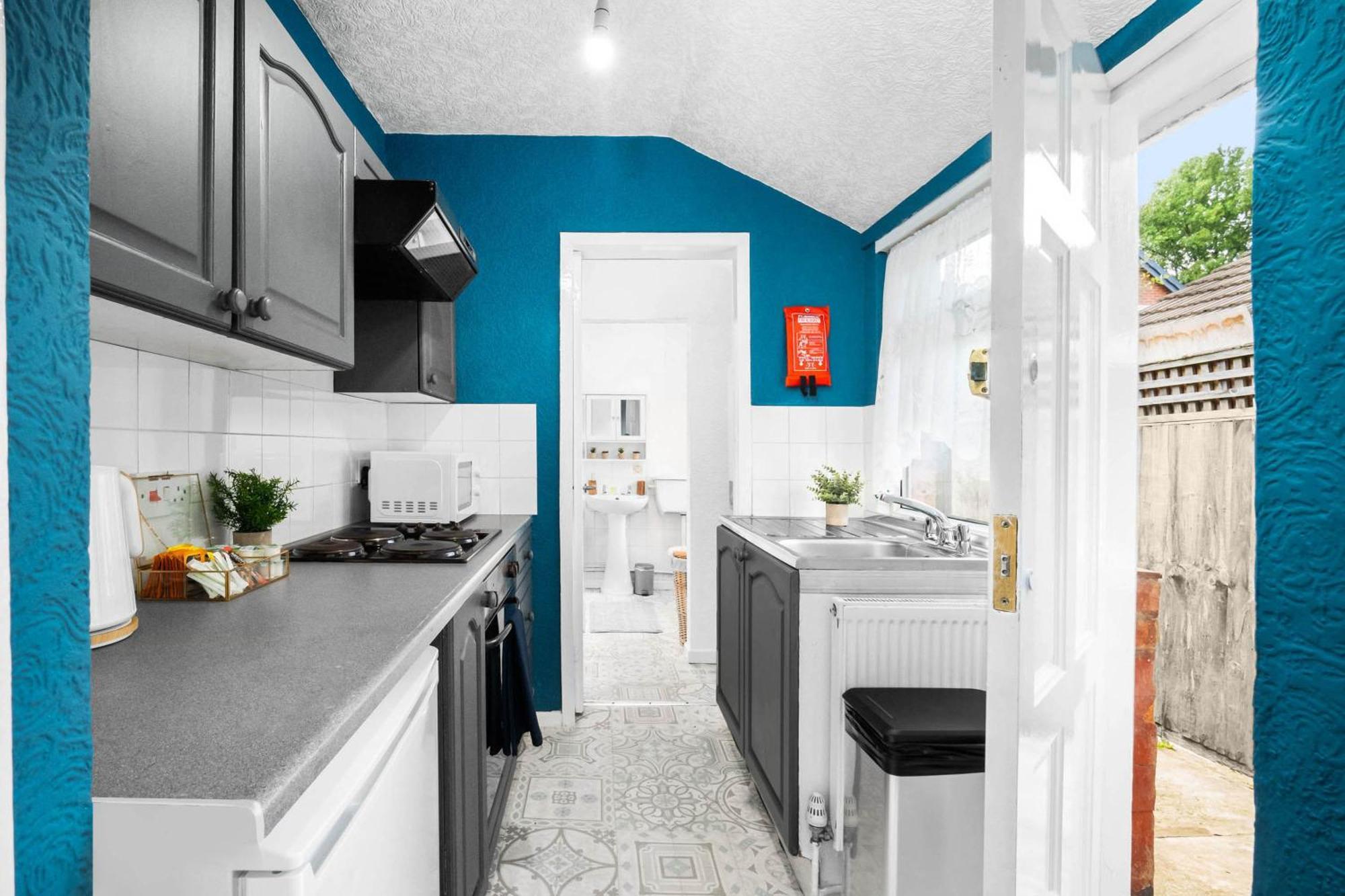 Stylish 3 Bedroom House - 6 Guests - Garden - Parking - Netflix - Wifi - 17M Birmingham Kültér fotó