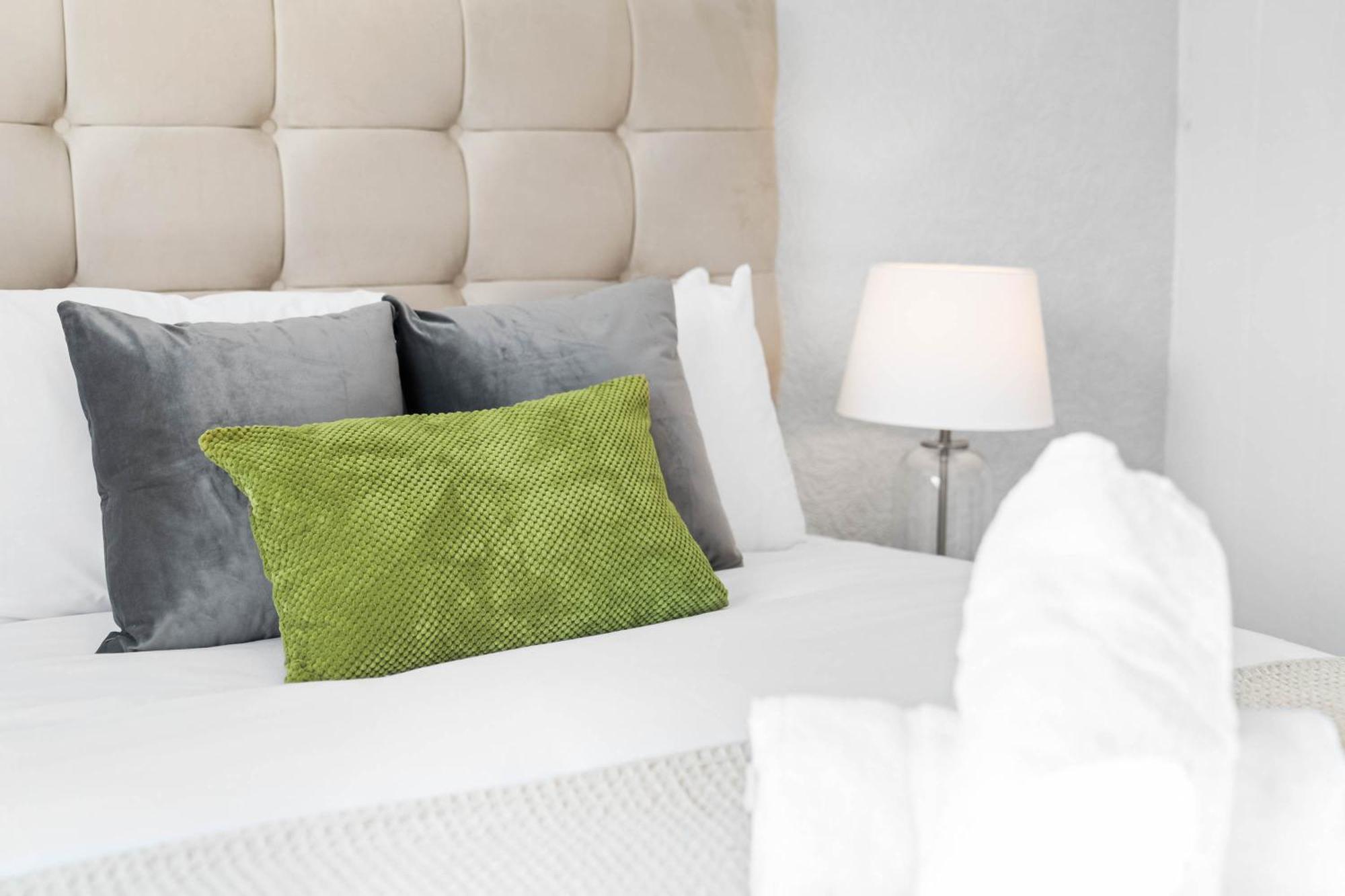 Stylish 3 Bedroom House - 6 Guests - Garden - Parking - Netflix - Wifi - 17M Birmingham Kültér fotó