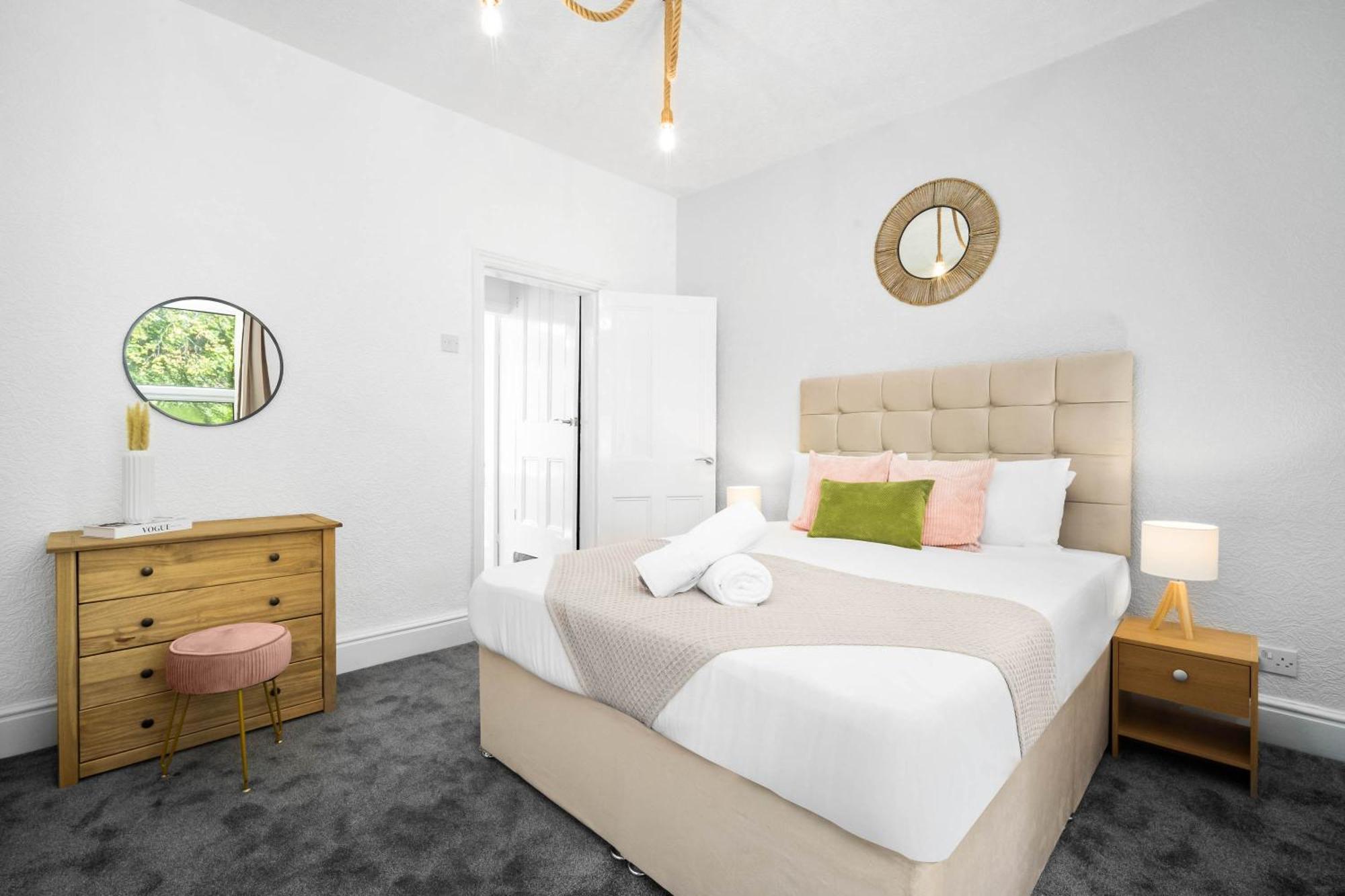 Stylish 3 Bedroom House - 6 Guests - Garden - Parking - Netflix - Wifi - 17M Birmingham Kültér fotó